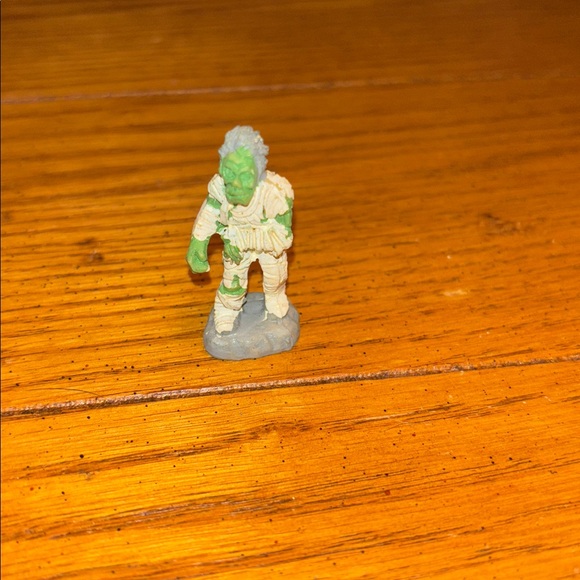 Halloween Miniature Toy Set with Pumpkins and Figurines - Picture 8 of 14